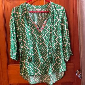 Crown & ivy green and white geometric blouse small